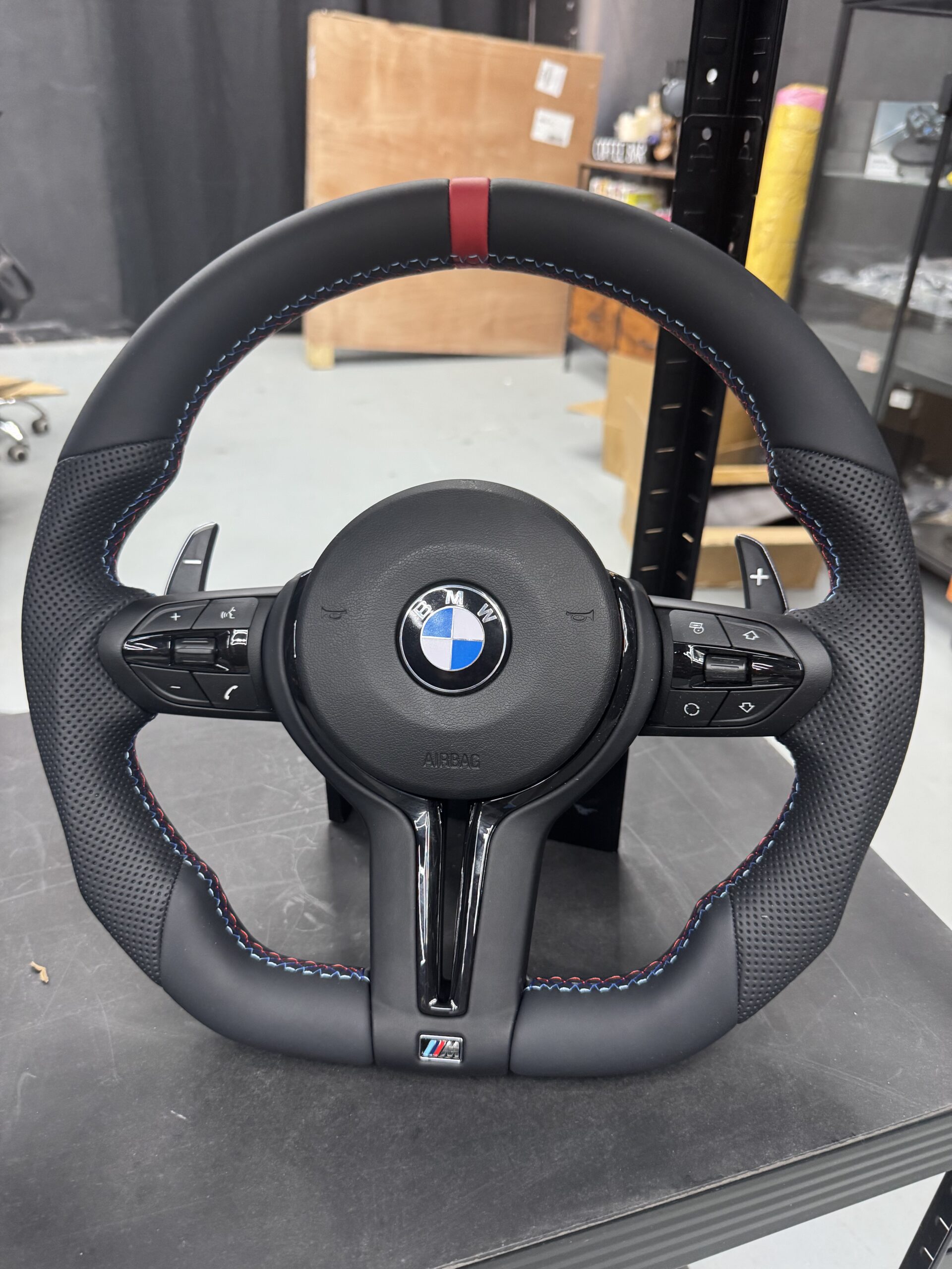Volante BMW M cuero negro base achatada compatible E60